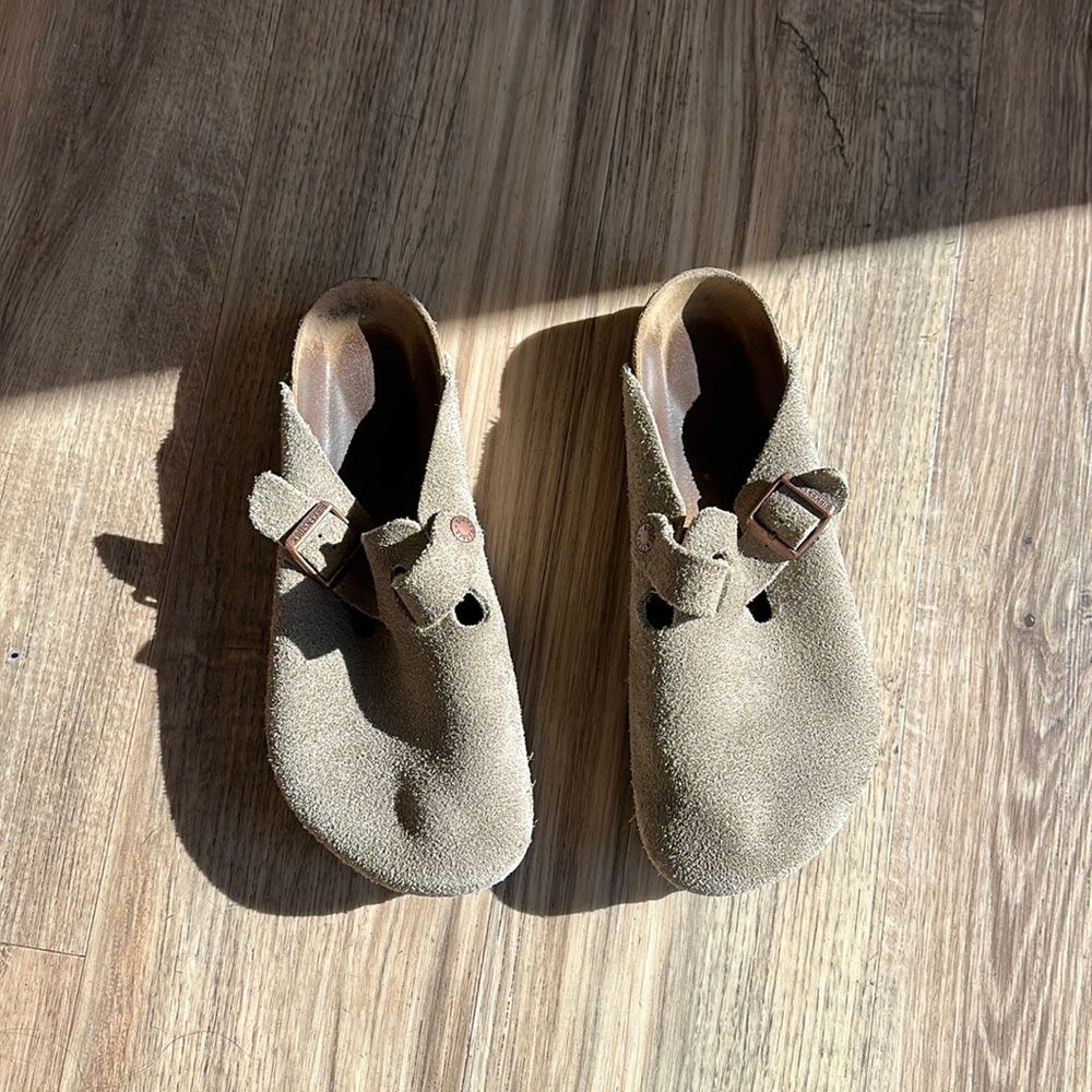 Boston birkenstock clogs worn in but in good condition